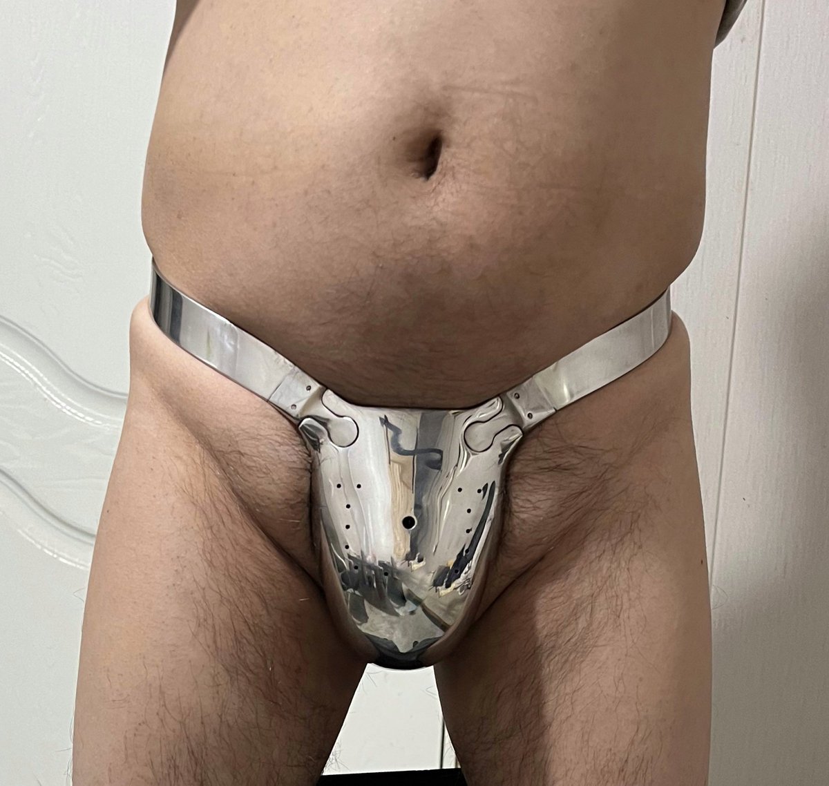 Lock & Uniform tweet media