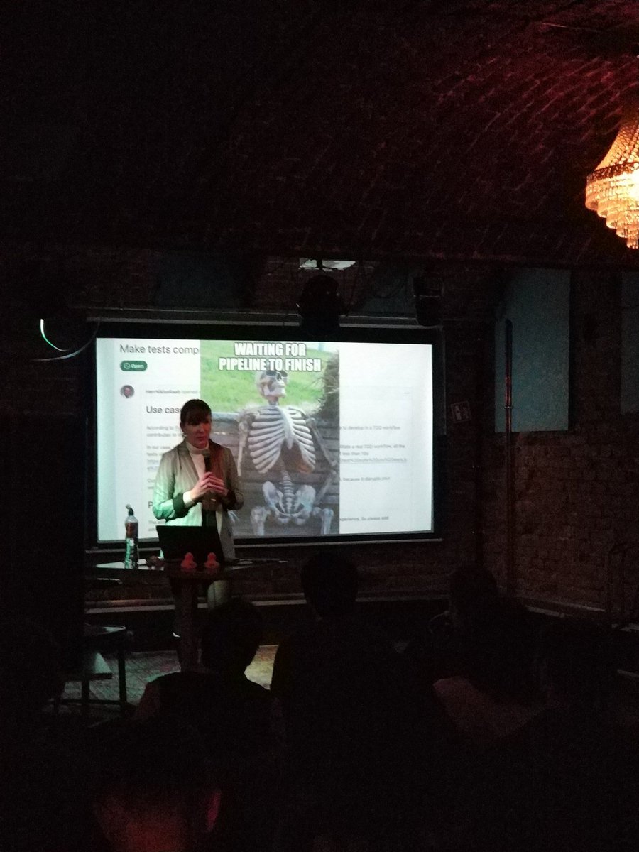 FlutterCracow's tweet image. #devfest Krakow is going at full speed. @AlicjaOgonowska is presenting how #OLX is using #FlutterDev for building the mobile app for real estate market - @otodom @Imovirtual - would you like to see Alicja at our meetup? Let us know! 👀