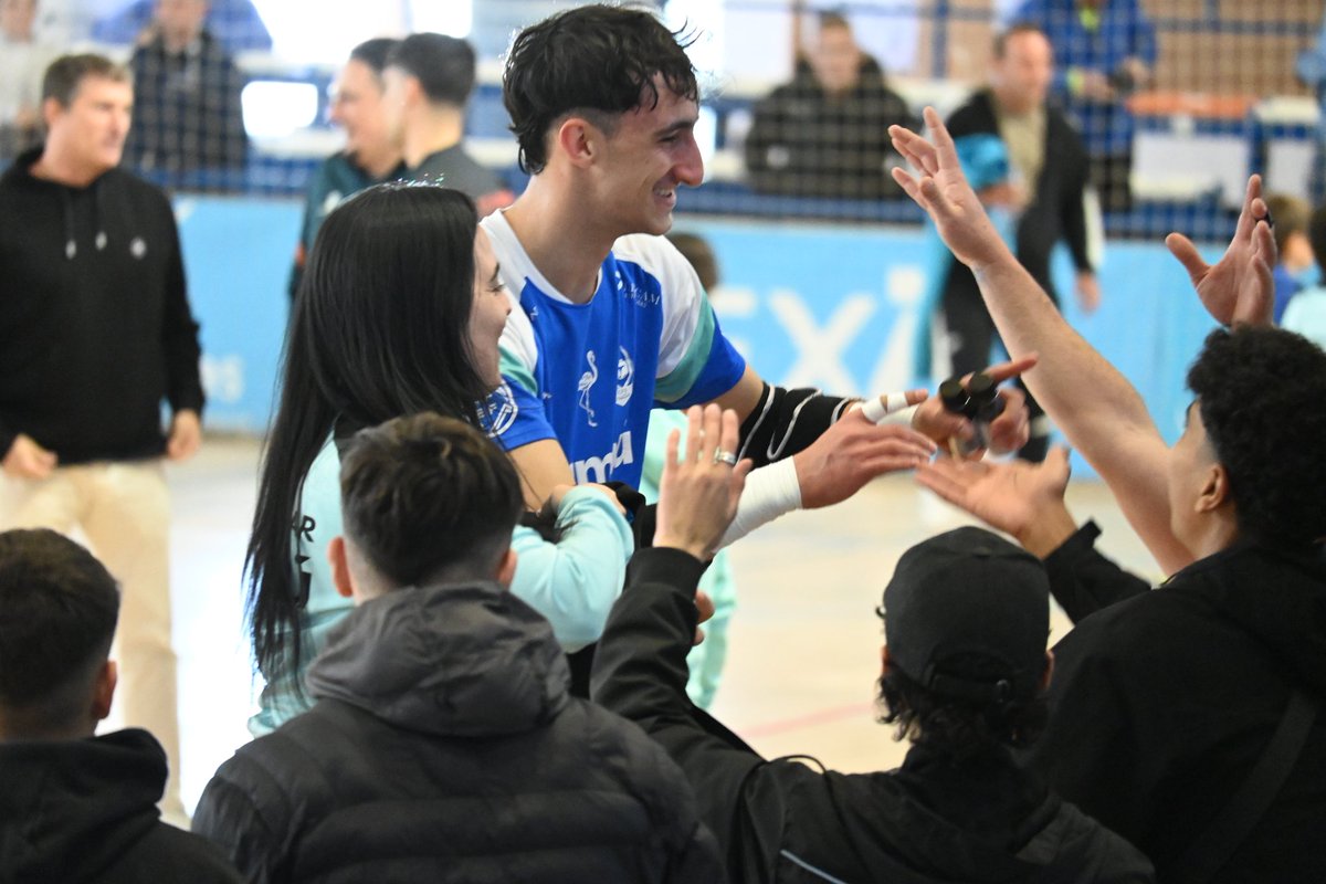 CFS_Pinatar's tweet image. 🎂¡Cumpleañeros, cunpleañerooosss!

🎁Hoy nuestro @diegoportero90 cumple años y ha sido él mismo el que nos ha hecho el regalo a nosotros 

😲¡Vaya penalti ha sacado! ¡Más salvador que nunca!🪽

🎉Por cierto, ¡muchas felicidades, crack!

#PinatarCeutí #GOZambúCA