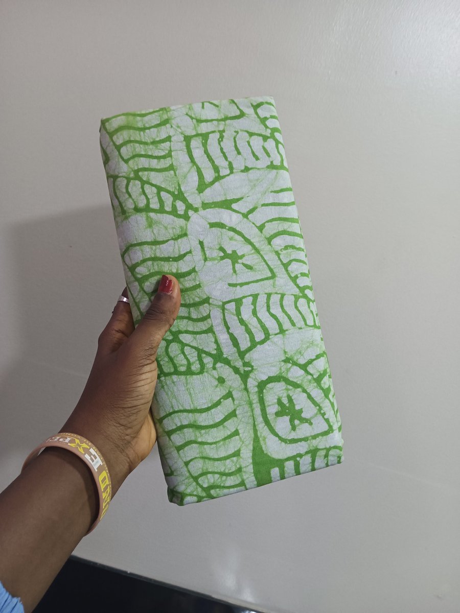 TheOakenBrand's tweet photo. Our batiks are made with top notch quality cotton.

You don't believe? Buy one or two today!!!
N15,000
5 yards https://t.co/LNOltTzYKj