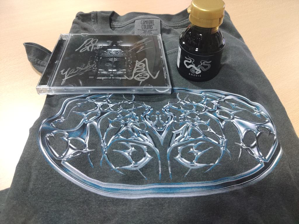 AKG_FOKAS's tweet image. アンコールを終えてRyoくんはステージからフロアに降りて物販ブースへ
ファンのとの交流
ありがたや🙏

＃KNOSIS