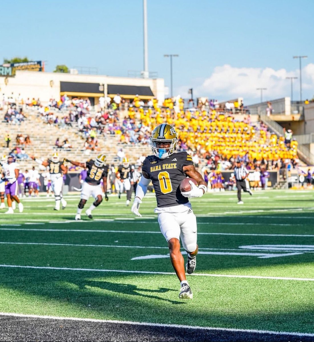 Corden_Byrd3's tweet image. I will be at Alabama State university today #Gohornets #Swarmas1