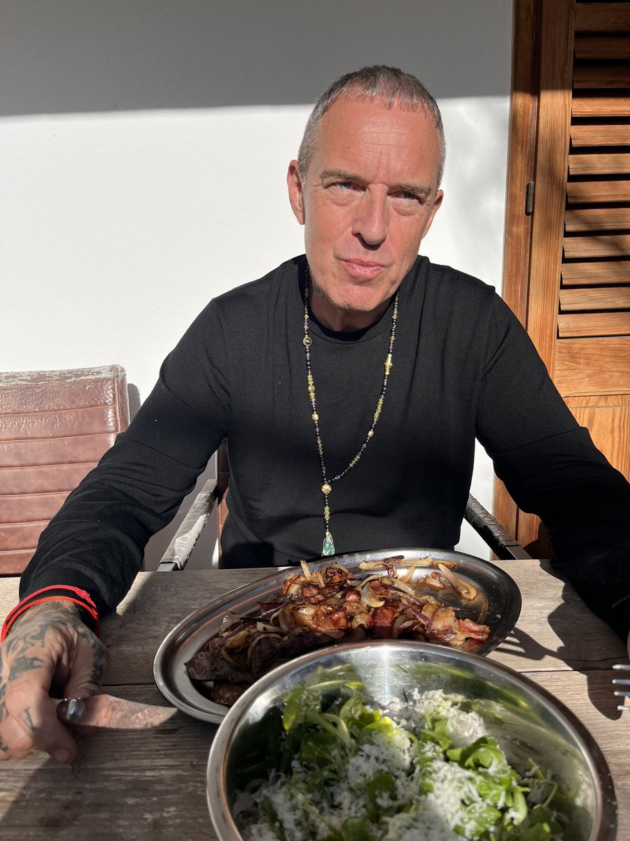 Gm Happy Saturday … finished ✅ a72 hours water 💦 Fast … feeling so accomplished and happy 😊 time to eat 🫵 I do a 72 hours water fast once a month … A 72-hour water fast can kickstart autophagy, where your body recycles damaged cells, potentially improving cellular health.