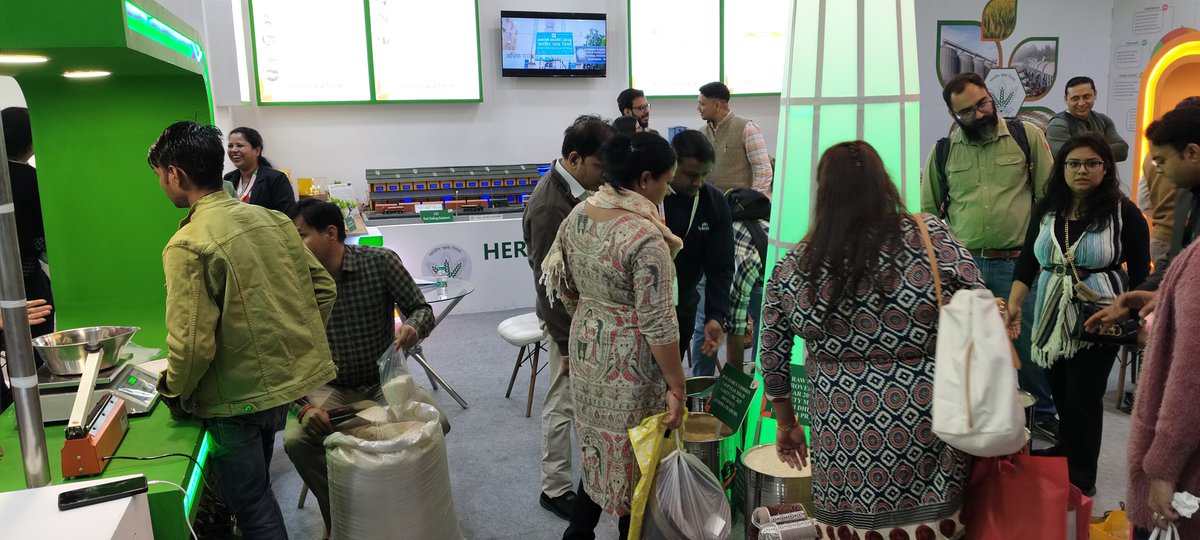 FCI_Delhi's tweet image. The #FCI Pavilion at #IITF2025, Bharat Mandapam (Hall 6), has emerged as one of the major highlights of the event.

It features state-of-the-art thematic displays and presents an impressive overview of India’s modern, resilient and citizen-centric food security framework.
#OMSS