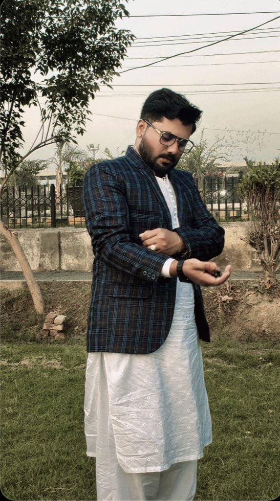 Sagheer66000's tweet image. If you become more good than necessary, you will be used more than necessary.

#DB