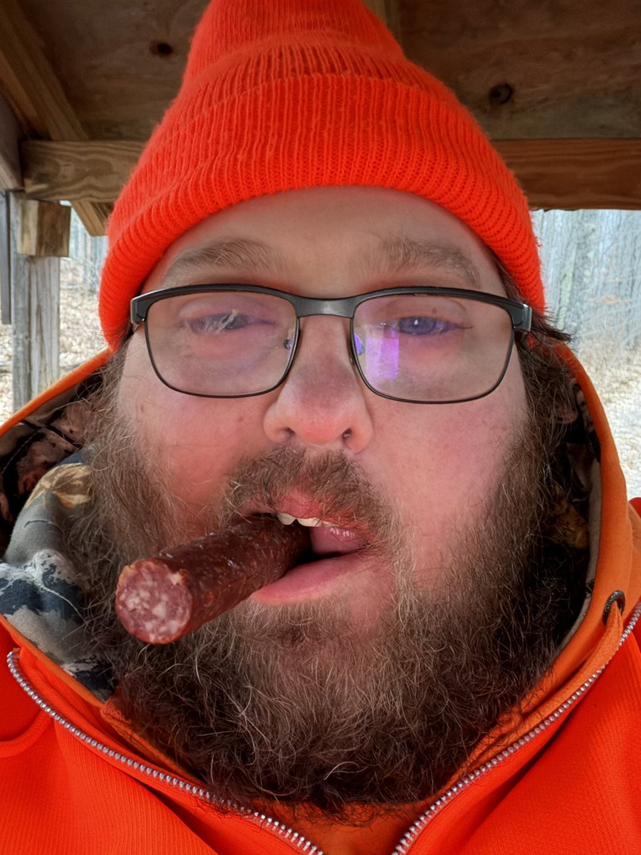 7misun's tweet photo. Annual Wisconsin opener selfie with venison https://t.co/VcMKPTCdBx