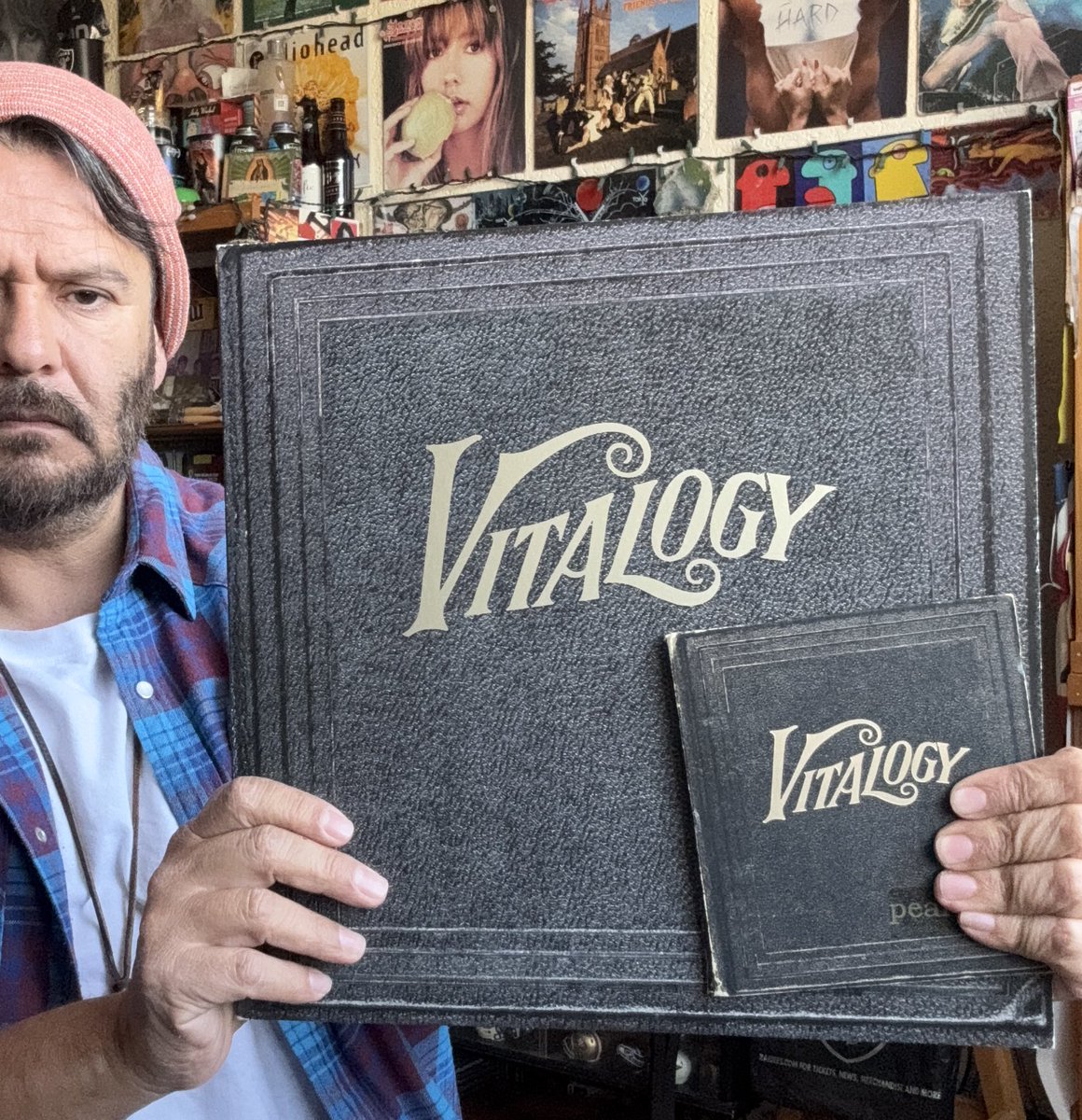 ZTNK71's tweet photo. PEARL JAM
Vitalogy 
22.nov.1994
@PearlJam 
#pearljam #vitalogy https://t.co/CuNKiM6Hff