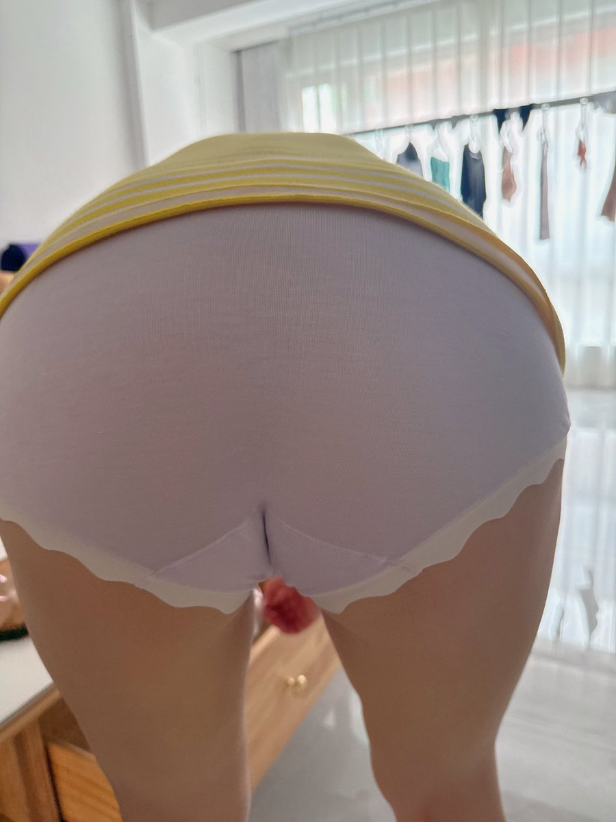 这个月的封条刚刚撕掉，大内内配白袜🧦