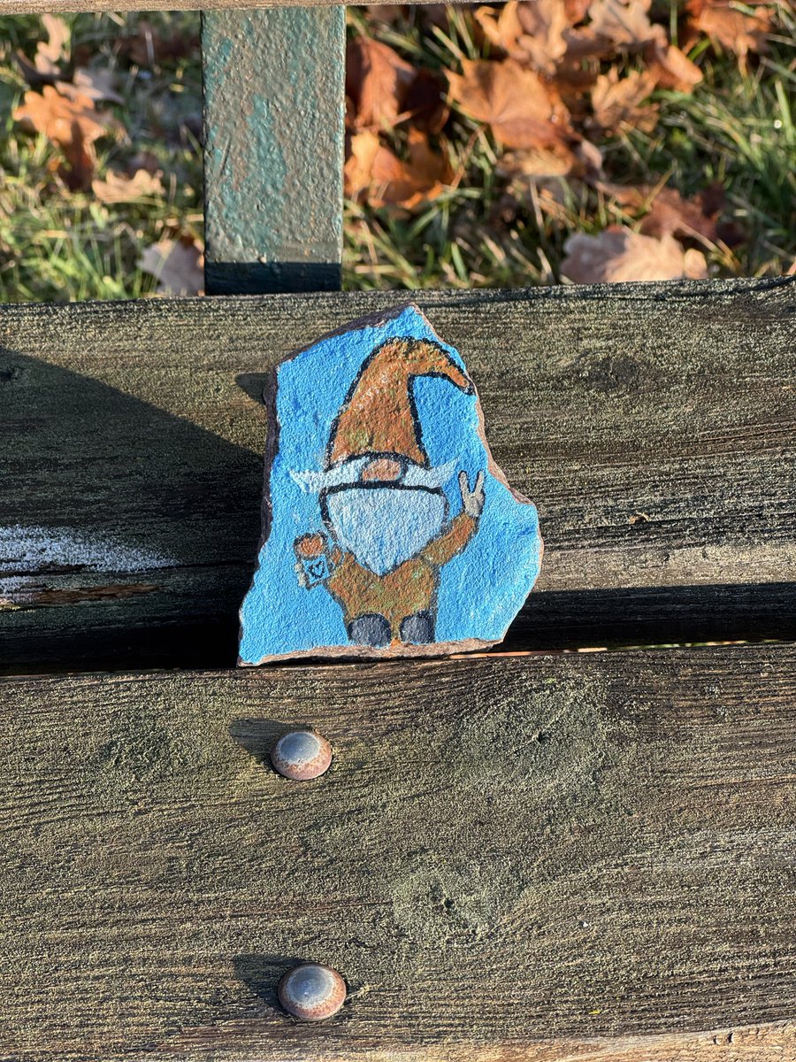 YJShermanM4's tweet photo. Some things you see when you’re on a walk in the woods https://t.co/2P6T5mXhls