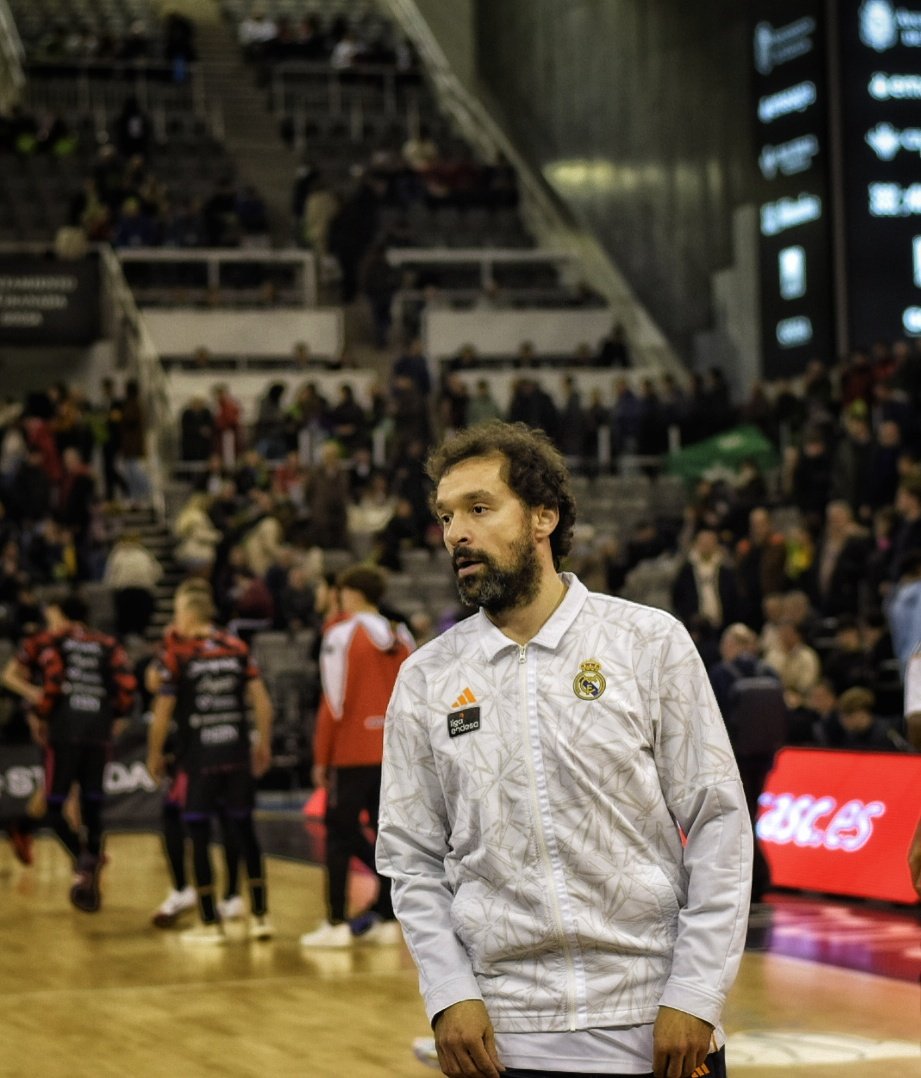 ➡️🏀Arranca la jornada 8 con un <a href="/CoviranGranada/">Coviran Granada</a> vs <a href="/RMBaloncesto/">Real Madrid Basket</a> que podrás seguir en <a href="/factor_cancha/">Factor Cancha</a>