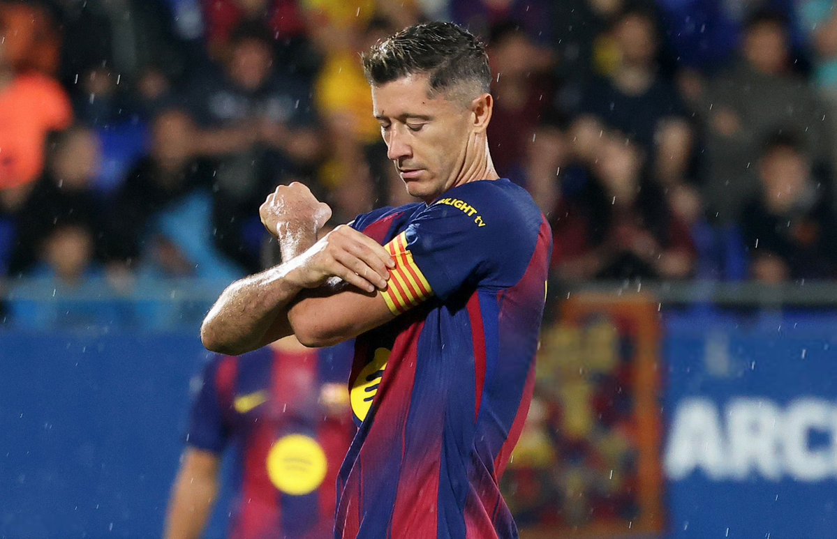 Transfery_'s tweet image. 🚨 🇵🇱 ROBERT LEWANDOWSKI KAPITANEM BARCELONY W PIERWSZYM MECZU NA NOWYM CAMP NOU! 🔵🔴 ©️