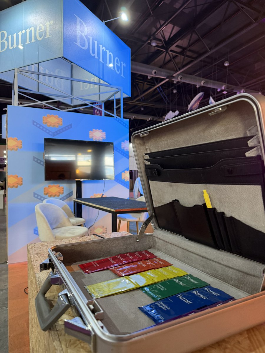 useburner's tweet image. Find the briefcase @EFDevcon. 🟥🟧🟨🟩🟦🟪