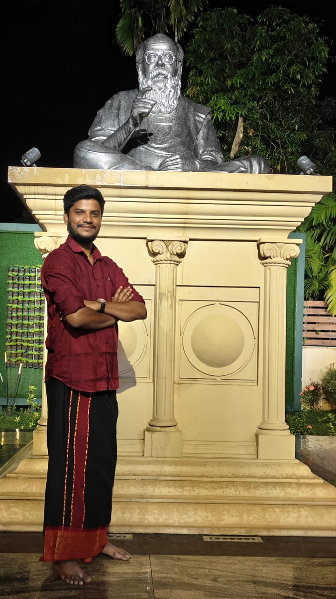 RameshOffcl's tweet image. வைக்கம் வீரர் எங்கள் கொள்கைத் தலைவருடன் தற்போது வைக்கத்தில்! 

சாதியின் பெயரால் உரிமை மறுக்கப்பட்ட மக்களுக்கு அவர்கள் உரிமையை மட்டுமல்ல மனதில் இருந்த அடிமை எனும் உணர்வையும் உடைத்து மீட்டெடுத்த சமூக போராளி! 

வைக்கம் ஆலயம் மற்றும் ஆலய அருகில் உள்ள தெருக்களில் சாதிய ரீதியாக…