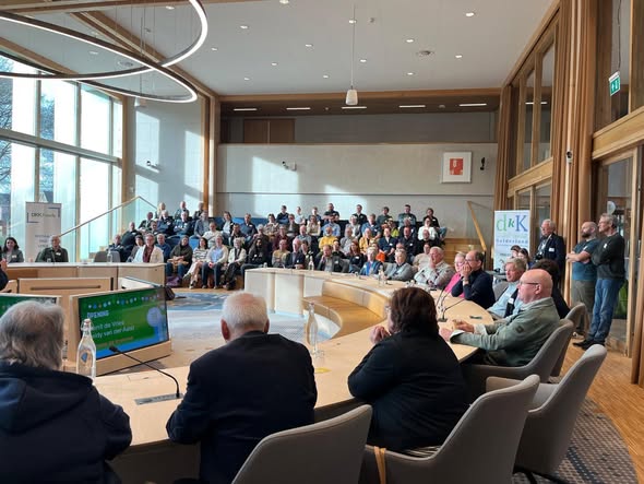 Gelders Dorpen Festival is in volle gang! 🎉 
Vandaag genieten we van gezellige ontmoetingen op het festivalplein, toffe workshops, inspirerende sprekers. Wat een mooie energie op het festivalplein. We zijn te gast in het mooie gemeentehuis Voorst in Twello. 
📸👇
