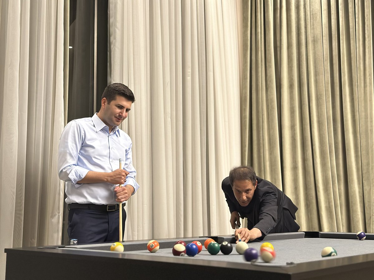 ayyildirim1's tweet photo. Fiziksel dengeyi, matematiksel hesaplamayı ve psikolojik dayanıklılığı bir araya getiren bilardo oyununu, kıymetli ağabeyim Mustafa Yıldızdoğan ile oynadık.

Bu keyifli buluşmada kazanan her zaman olduğu gibi yine Ülkücü Hareket oldu. 🐺🇹🇷 https://t.co/eh9koXzyYz