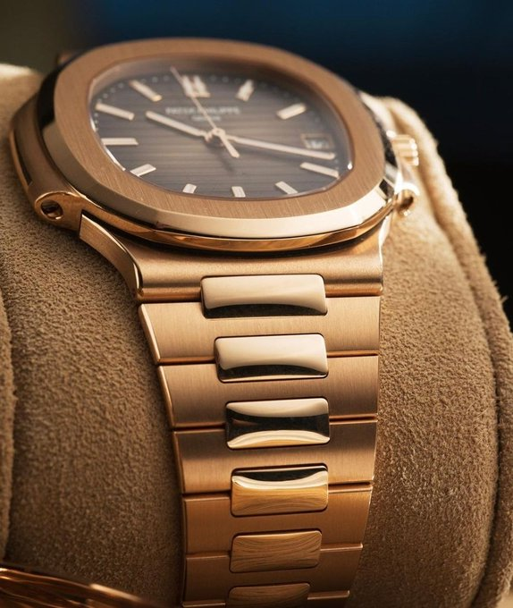 GlobalWatchClub's tweet image. Patek Philippe Nautilus Ref. 5711/1R
