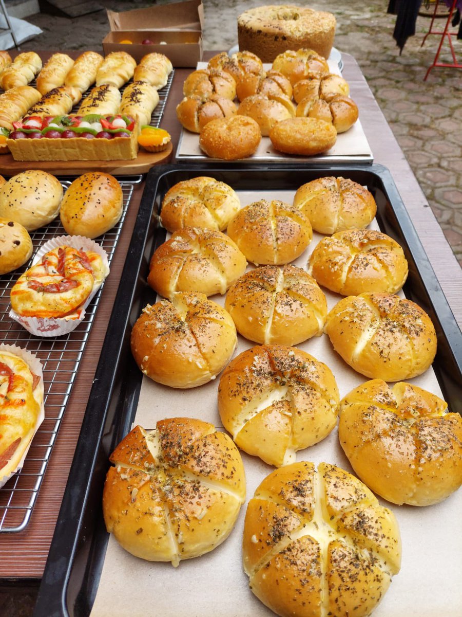 Dickneypixar's tweet image. Hi, ur baker bf here🤓