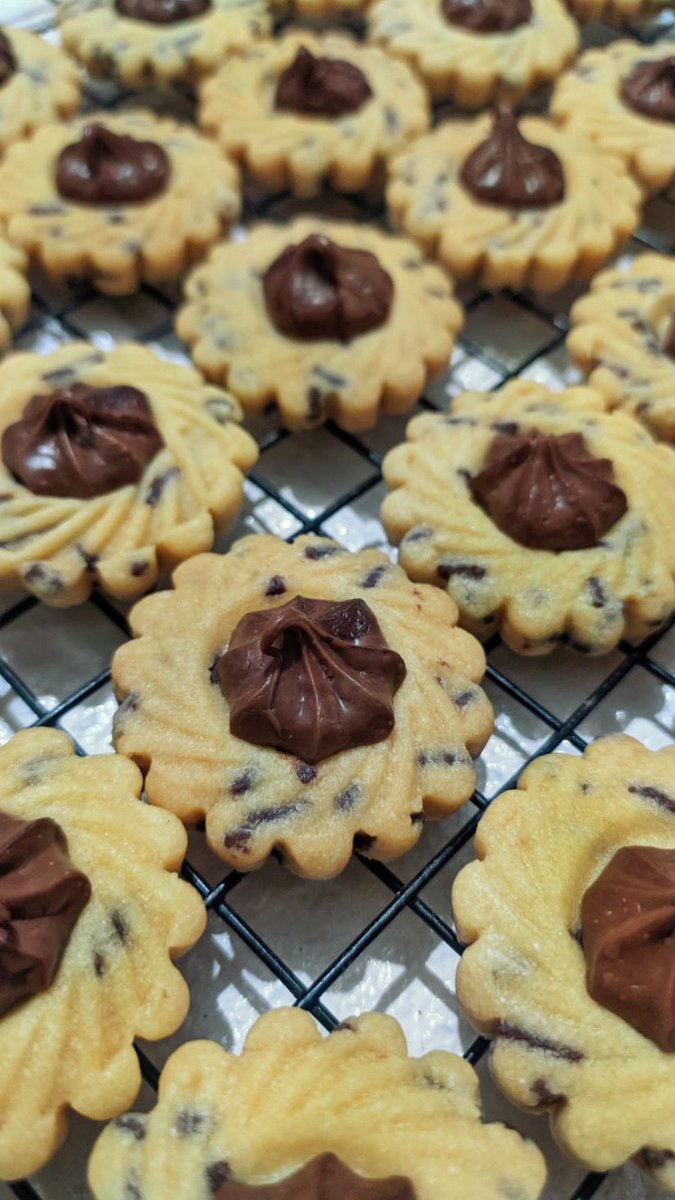 Dickneypixar's tweet image. Hi, ur baker bf here🤓