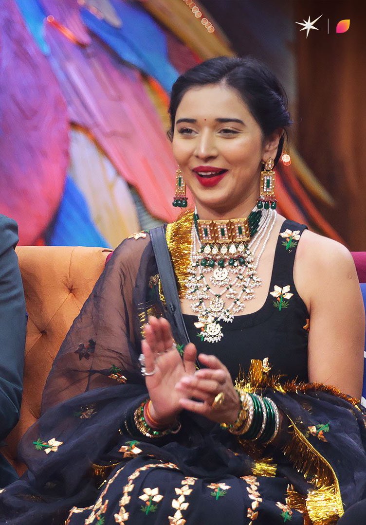 do you like #TanyaMittal’s #WeekendKaVaar look ?

#BiggBoss19 #BB19