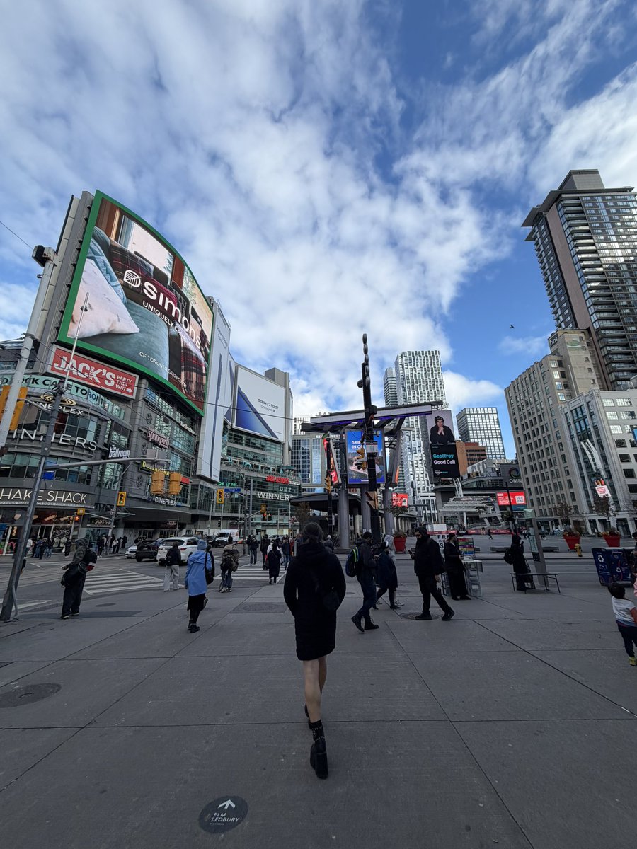 DropDeadDavid's tweet image. Packed like a fool for this trip