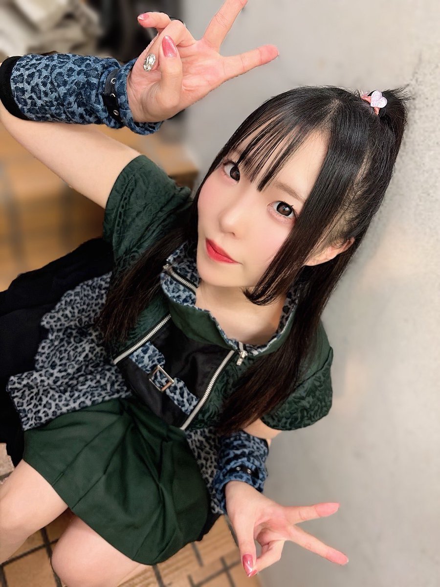 ftn_chihiro's tweet image. 屋根裏ありがとうございました❕
今日の屋根裏もアツアツだった〜〜〜🔥🔥
早くからいてくれた人もアディ見にきてくれた人も一緒に楽しんでくれてありがとう‼️

あの一瞬、尊い時間を大事にしていきたい
いつもありがとう❣️