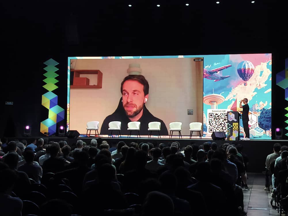 joycedee7's tweet image. ETH Proof Day today shows how Ethereum is shifting from trusting systems to proving every action.
With ZK (zero-knowledge) and fraud proofs, the network becomes more secure, transparent, and reliable.
#DevCon #ETHProofDay @EFDevcon @VitalikButerin @scarfacedoteth