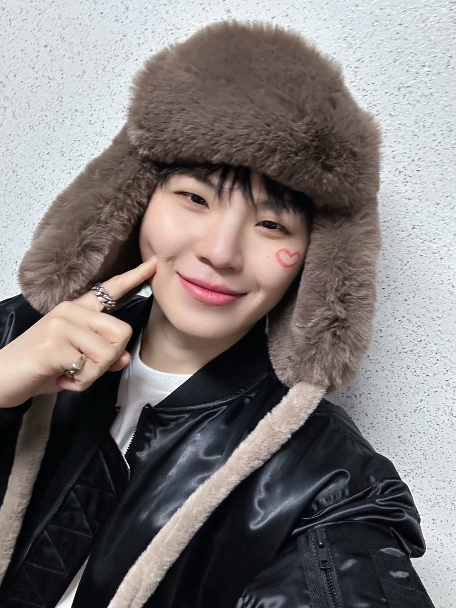 onlysvt717's tweet photo. 주말 생일 좋다 위버스에 지훈이도 오고🥰
생일 축하해 지훈아🎉
생일이 주말이라서 참 다행이다
푹 쉬고 행복한 하루였길 바라
건강하게 잘 지내다가 금방 보자 우리:)

#우지를_사랑하게된건_운명이기때문이야
#OurDestinyWOOZIday https://t.co/MTXGQFfmHG