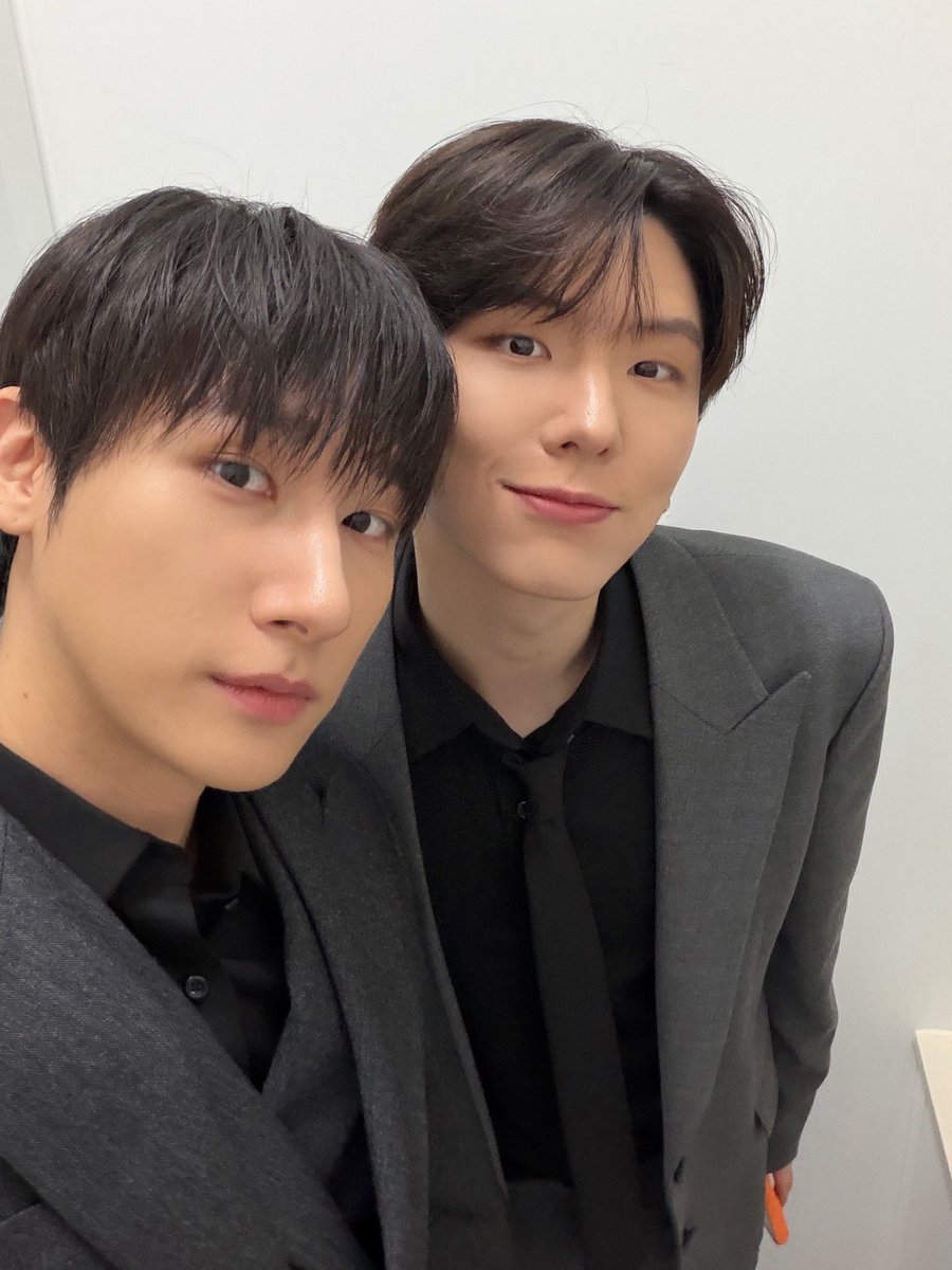 OfficialMONSTAX's tweet image. 항상 곧고 다정해서 고마워 
그런게 다 노력이란걸 알아서 더 고마워
형이 있어서 너무 다행이야
앞으로도 재밌게 살자 
사랑해 형 
생일 진심으로 축하해🩵 #IM