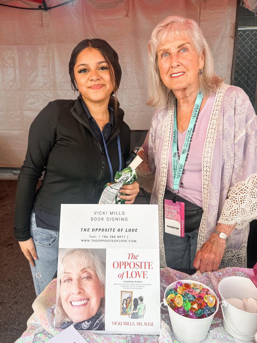 MSMSEagles's tweet image. 📚✨Our Future Educators of America members visited @MiamiBookFair to explore new reads, get inspired &amp;amp; celebrate the love of literacy!💡🍎

#YourBestChoiceMDCPS
#EaglePride 🦅 #FFEA #MiamiBookFair 

@MDCPS @SuptDotres @MDCPSCentral @MsSwainCRO @MDCPS_ELA