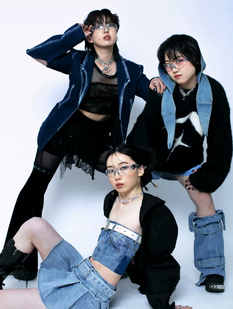 rottenapple_boy's tweet image. I&apos;m so so so unbelievably happy for xlov and all the progress they&apos;re making 

but sometimes I mourn QI.X, the openly queer non binary indie group that faded into obscurity and disbanded without reaching recognition......