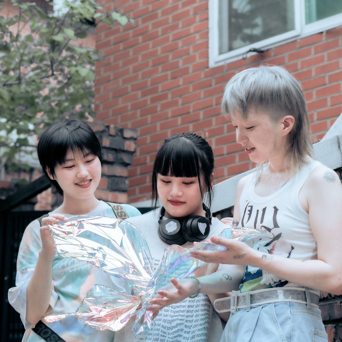 rottenapple_boy's tweet image. I&apos;m so so so unbelievably happy for xlov and all the progress they&apos;re making 

but sometimes I mourn QI.X, the openly queer non binary indie group that faded into obscurity and disbanded without reaching recognition......