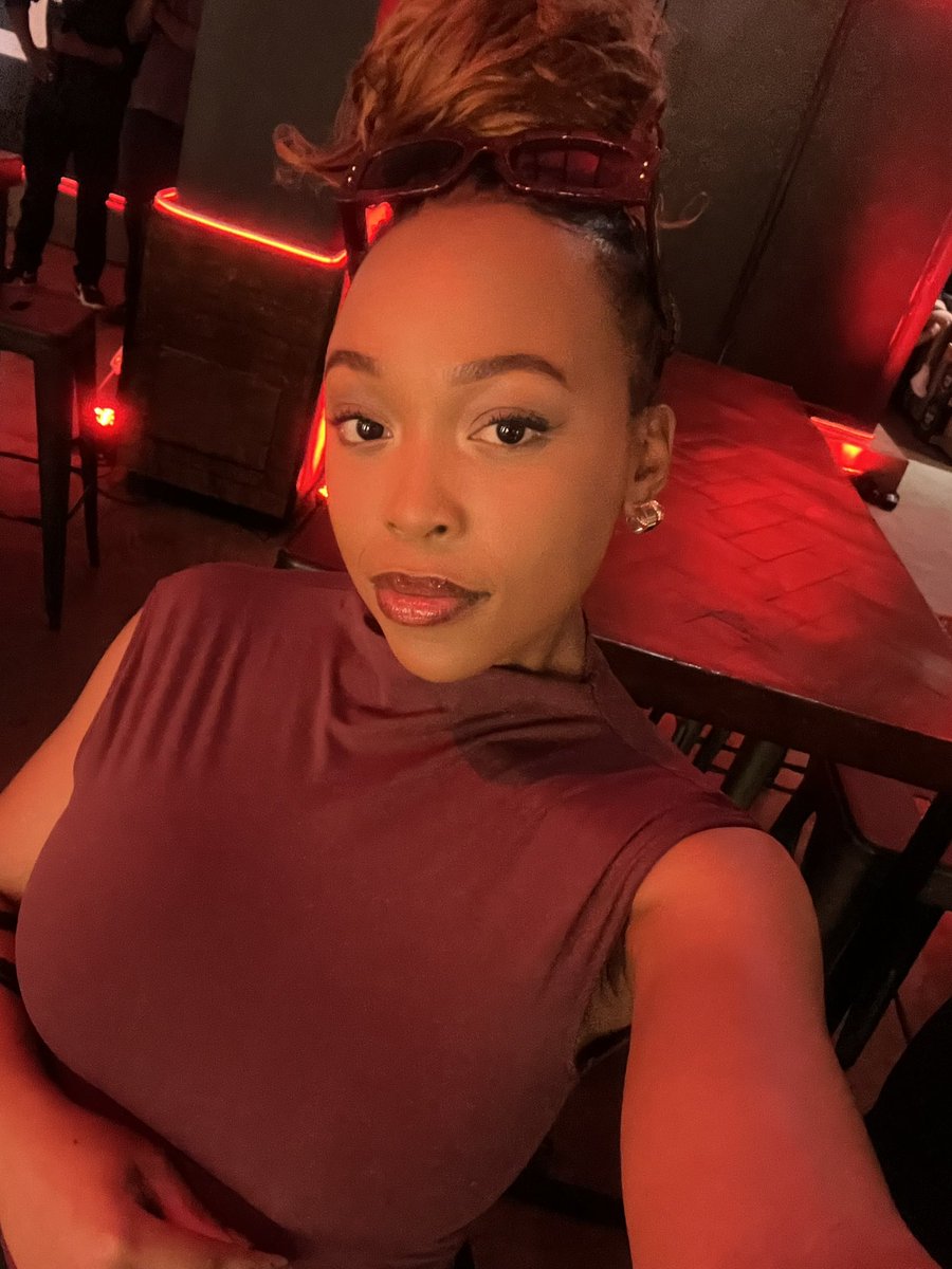 lduma_'s tweet image. We&apos;ve made it to the #KingOfKicks event ! 😍
The vault unlocks TONIGHT! 

We&apos;re in for a good night 🤭
Dankie @RussianBearSA ! ❤️

#NextLevel #VaultEdition