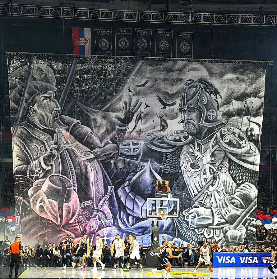 "İstediğiniz kadar dağlara haç koyun. Gökyüzüne her baktığınızda hilâli göreceksiniz."

•Aliya izzetbegoviç