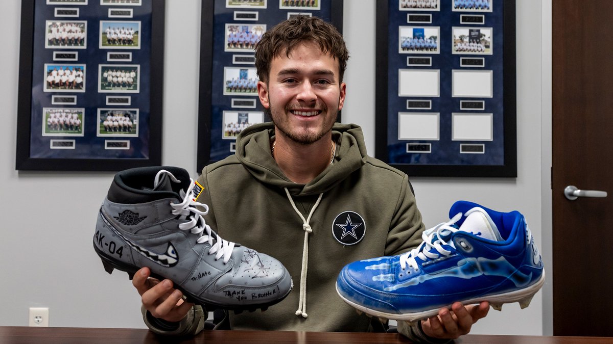 Feature: Meet Nate Benjamin, the #Cowboys athletic trainer who designs custom cleats for Dak Prescott and other Cowboys players in his free time.

How he got started, the 5 pairs of My Cause My Cleats he created for Sunday, where he finds the time &amp; more: dallascowboys.com/news/meet-nate…