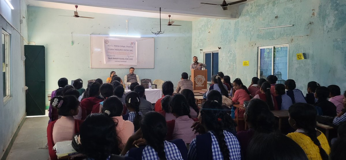 VikramV05986686's tweet image. BDSL महिला महाविद्यालय, घाटशिला में SRC–CSC कार्यशाला सफलतापूर्वक सम्पन्न। 70+ छात्राओं ने भाग लिया और CSC के  विभिन्न सेवाओं की जानकारी प्राप्त की।
📍 Student Resource Centre के माध्यम से अब CSC की सभी सुविधाएँ कॉलेज कैंपस में उपलब्ध
#CSC #SRC #DigitalIndia #Education #Ghatsila