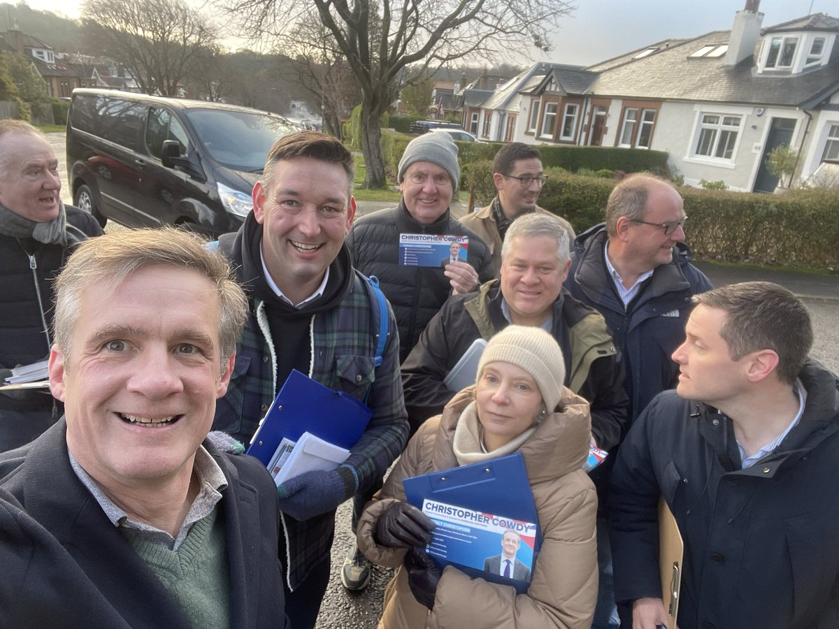 Day 14 of moving into the #EdinburghNorthern Constituency ahead of my campaign for the May 2026 Scottish 

Out with the team canvassing Blackhall residents who were impressed with <a href="/EdinburghTories/">Edinburgh Conservatives</a> as the only party to have objected to the tram extension from day 1.

Thanks to