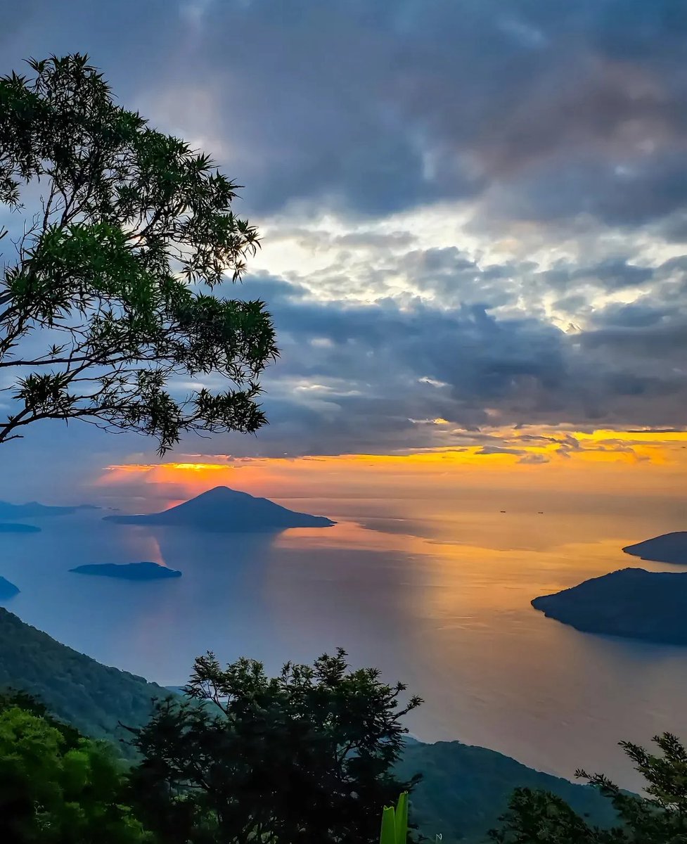 Hermoso 🇸🇻🌅

📍Islas del Golfo de Fonseca, La Unión 

📸Créditos al autor