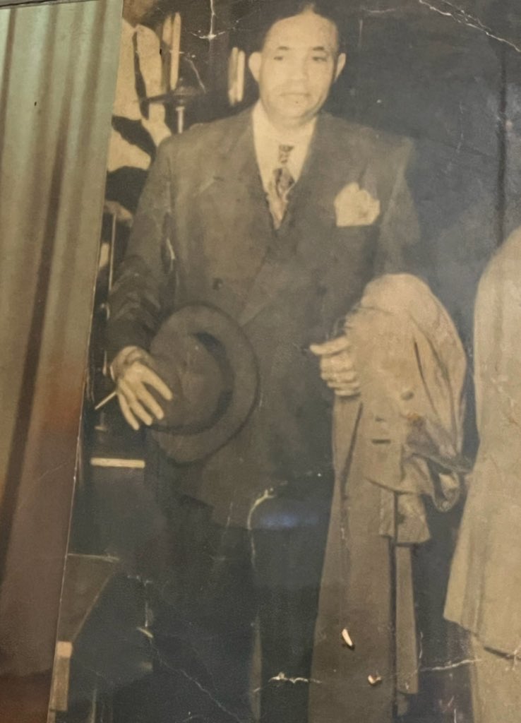 Mílagro Press tweet media