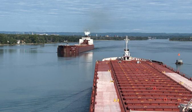 Latest Horizons🚢Great Lakes shipping winds down, tariffs &amp; record gov’t shutdown cloud trade. $36B in maritime commerce faces policy headwinds but grain exports show resilience. Will 2026 bring clarity or more gridlock? 👉tinyurl.com/yre334c5 #Trade #GreatLakes #Policy #Trade