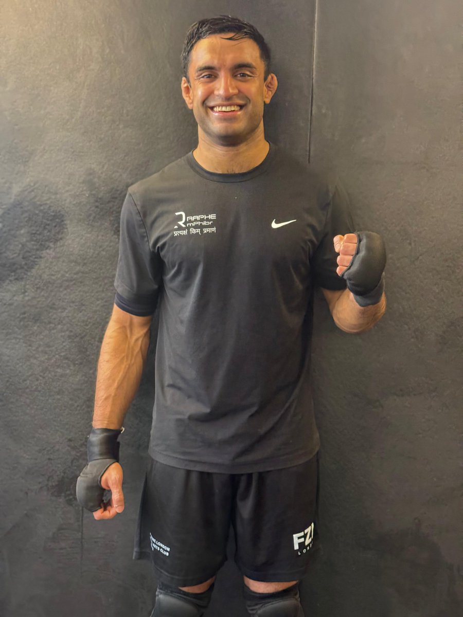 varunsanyal's tweet image. It's been an awesome 6 months training with @stuartaustinmma and team.

Cancellations and pullouts have kept me on the shelf, but it's been refreshing to train without a fight booked after 4 active years. 

I will be fighting soon⏳

Thank you to @raphemphibr for supporting me 🙏🏾