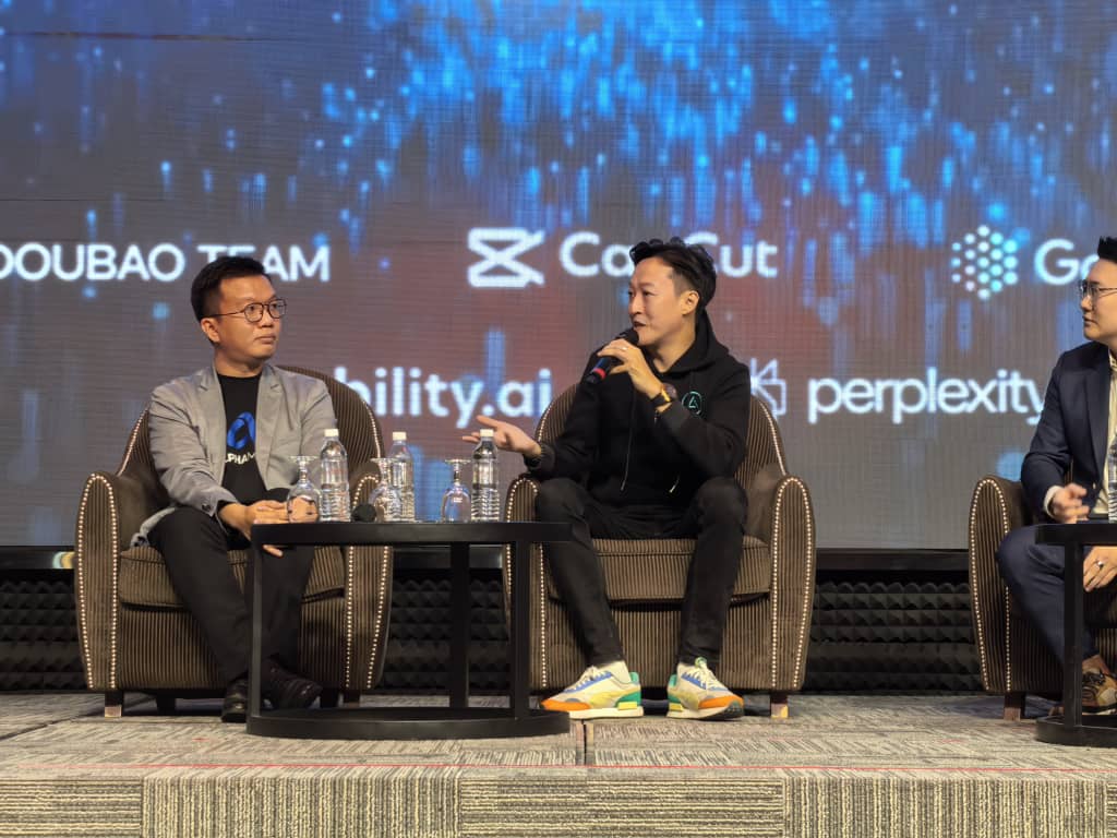BitDoctorAI's tweet image. BitDoctor.ai is still moving forward — and even now, we continue participating in offline events to introduce our technology to more people. 

From panel discussions to innovation showcases, our team is committed to spreading awareness about how AI can transform…