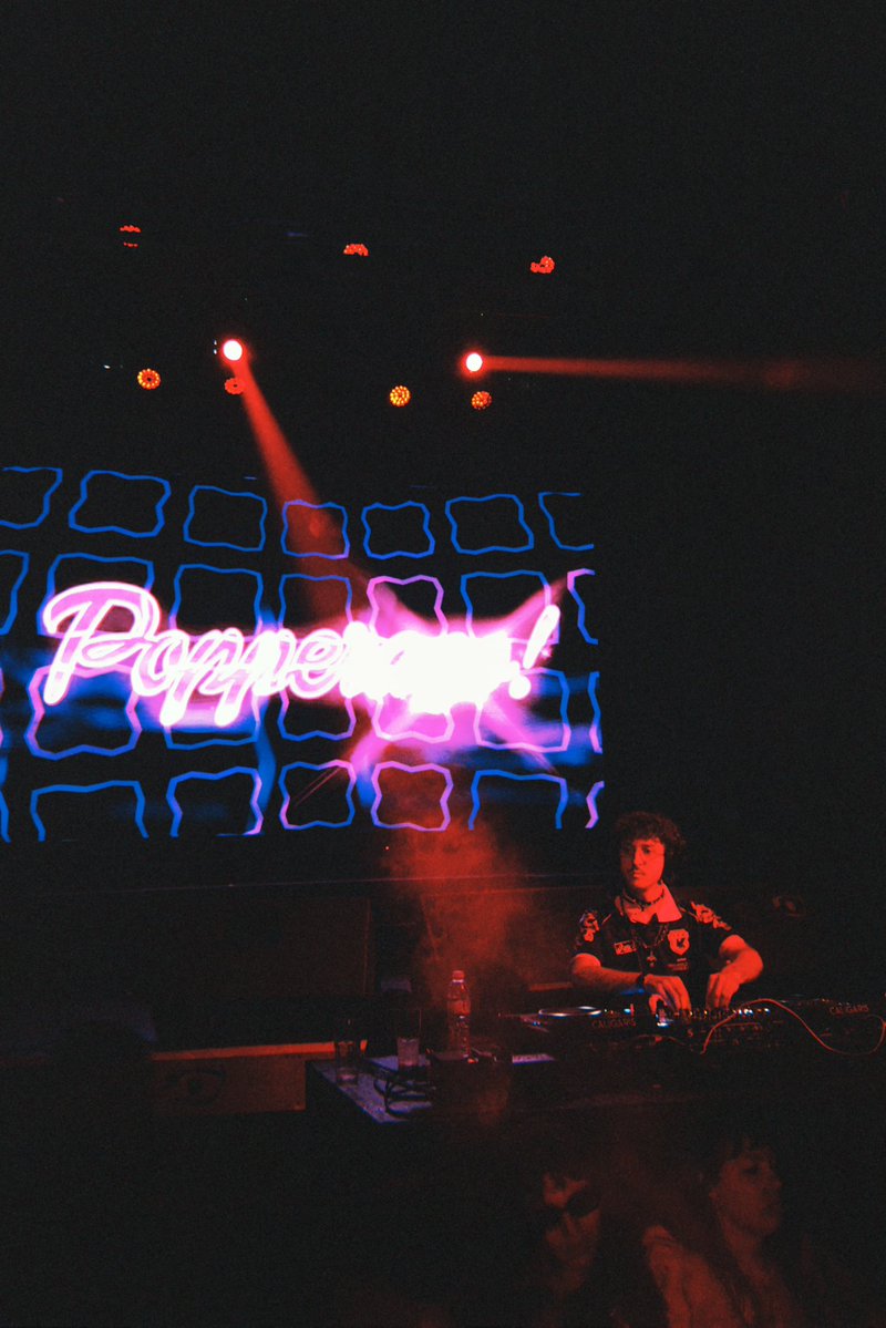 agcerutix's tweet image. noche de viernes en la popperazo 
ft @tinxh