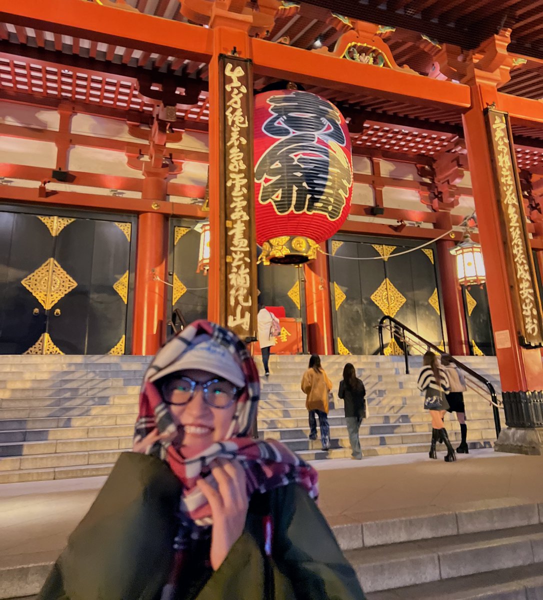bibyuki_tall's tweet photo. #素敵なカミングアウト2025
4ステ目ありがとうございました🫶
帰り道、浅草寺で
家庭円満無病息災祈願してきた🙏🥹

残り4公演❣️さみしいーーー🥲

ぜひぜひ、観にきてね👀

🗓️公演日程
11/23(日) 13:30/17:30
11/24(月)  12:30/16:30

🎟️こちらから💁‍♀️
https://t.co/PsXj5gFF3v https://t.co/tpnYPzXEA6