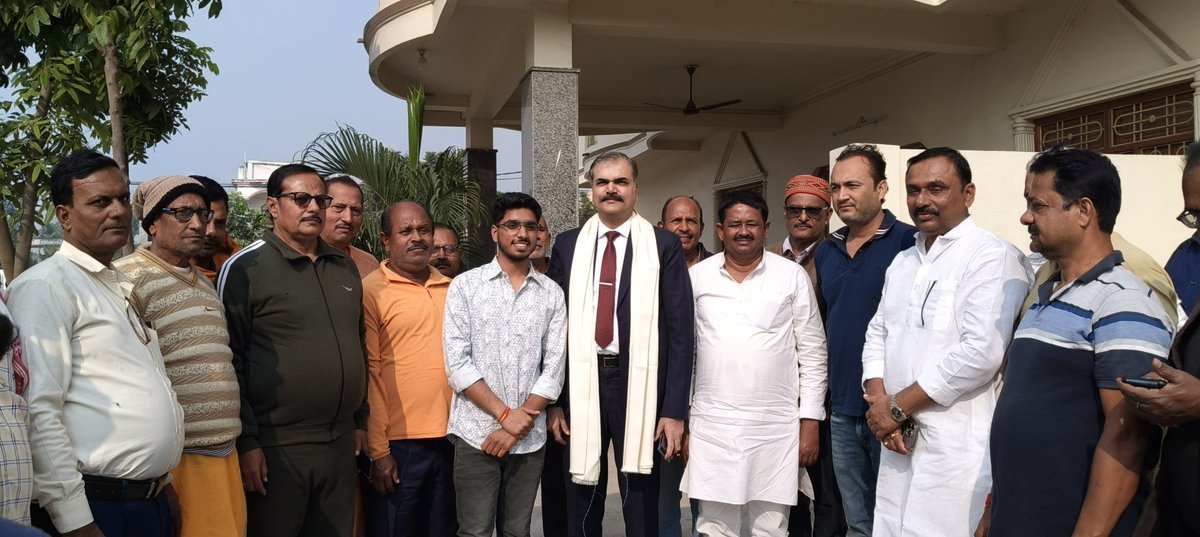 vikasvaibhavips's tweet image. #सारण भ्रमण के क्रम में #LetsInspireBihar अभियान से जुड़े स्वजनों से परसा, अमनौर, तरैया, मशरख, मढ़ौरा, डेरनी एवं अनेक स्थानों पर स्नेह मिलन का अवसर प्राप्त हुआ । सारण जिले में हजारों की संख्या में हर प्रखंड से साथ जुड़े स्वजन विकसित बिहार के संकल्प के साथ सकारात्मक सामाजिक योगदान…