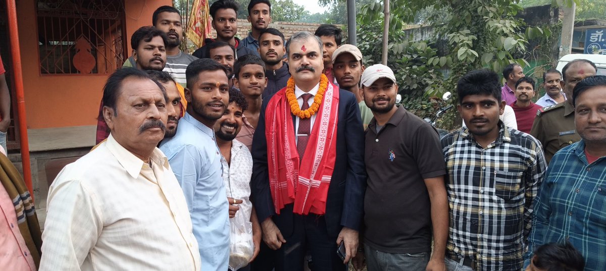 vikasvaibhavips's tweet image. #सारण भ्रमण के क्रम में #LetsInspireBihar अभियान से जुड़े स्वजनों से परसा, अमनौर, तरैया, मशरख, मढ़ौरा, डेरनी एवं अनेक स्थानों पर स्नेह मिलन का अवसर प्राप्त हुआ । सारण जिले में हजारों की संख्या में हर प्रखंड से साथ जुड़े स्वजन विकसित बिहार के संकल्प के साथ सकारात्मक सामाजिक योगदान…