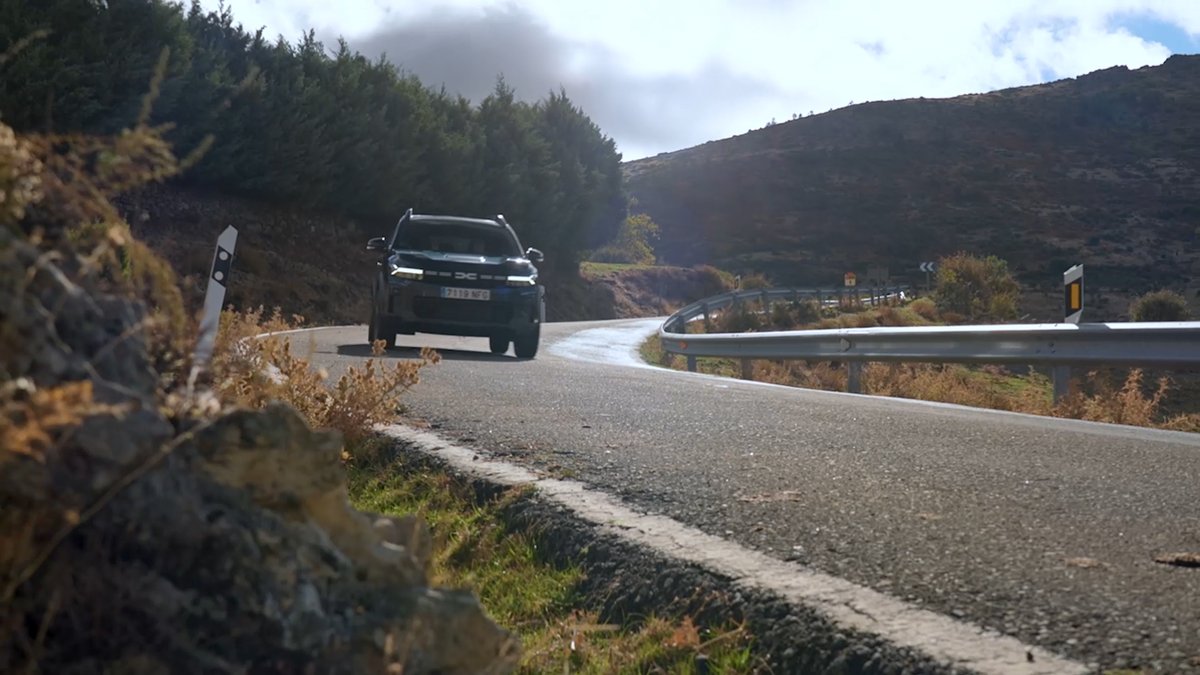 Este domingo en #CCubicos409, <a href="/noe_soage/">Noelia Soage</a> se subirá en el Dacia Bigster , el SUV más grande de la marca 🇷🇴. Probará la versión híbrida autorrecargable de 155 CV 🔋.

A partir de las 9:45 en <a href="/antena3com/">Antena 3</a> 📺
<a href="/puntalproduc/">puntalproductions</a>