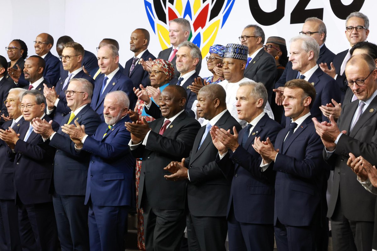 FAMILY PHOTO SESSION

G20 Leaders’s Summit

📍 Johannesburg, South Africa

#G20SouthAfrica 🇿🇦