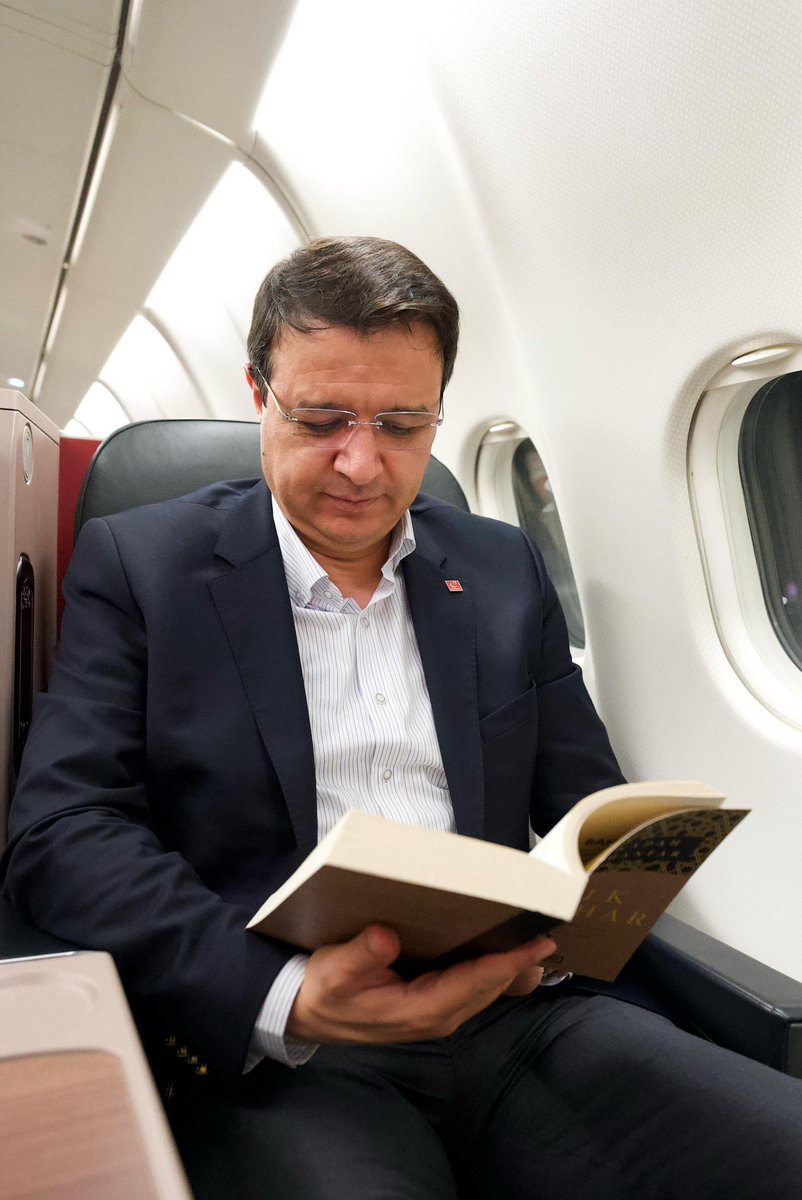 ogderkutahya's tweet image. Muhterem Genel Başkanım,
12 Aralık Cuma günü &apos;İlk Bahar&apos; kitabının tahlilinde sizleri de aramızda görmekten şeref duyarız. 
@mahmutarikansp
@ArikanOfis