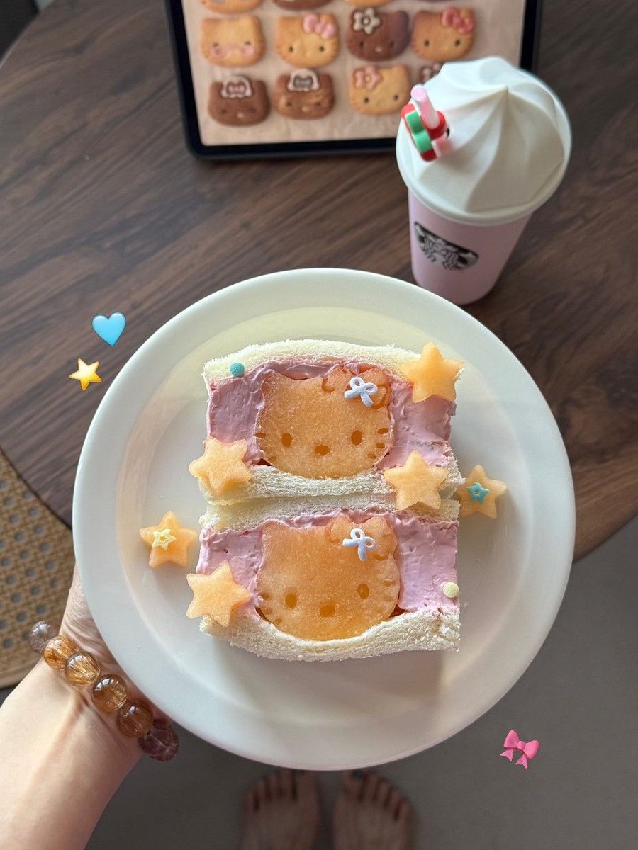 🐰 𝑇𝑜𝑘𝑘𝑖 키스 💋💋 (@_bunnykisses) on Twitter photo 