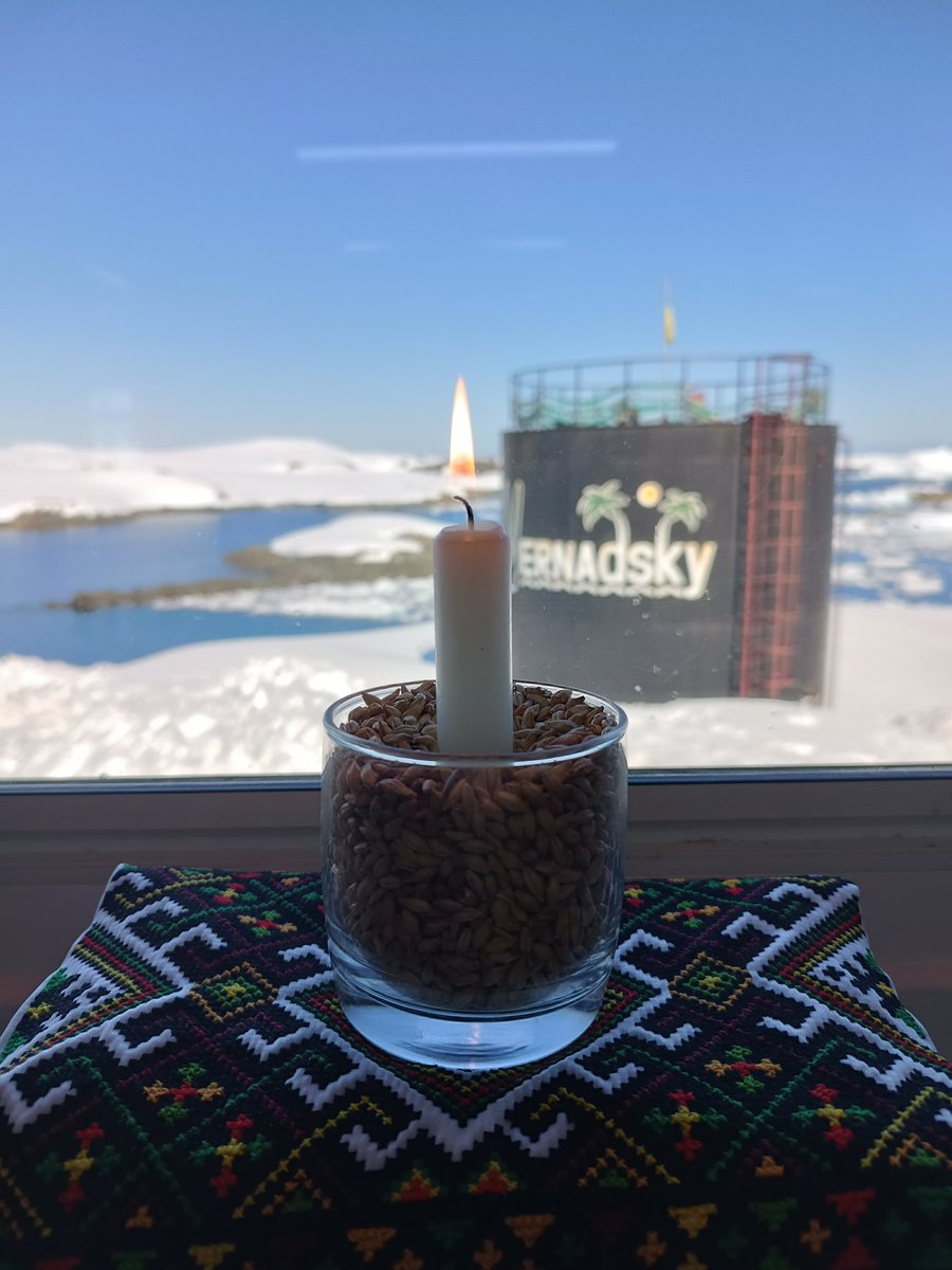 nasc_ua's tweet photo. 🕯 Vernadsky Station, 4 p.m. Kyiv time.

Ukrainian polar explorers also lit a candle of remembrance to honour the millions of victims of the famine (Holodomor) genocide of 1932-1933 and the mass artificial famines of 1921-1923 and 1946-1947.

This is our flame of mourning for all those who were tortured by starvation.

This is our flame of remembrance, reminding us of what we are fighting for today.

May it always burn in every window where there are Ukrainians.

📷 Oleksandr Poluden